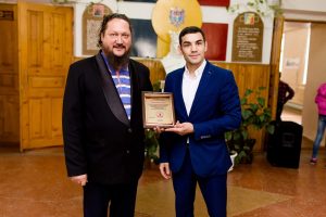 received_311349122555563